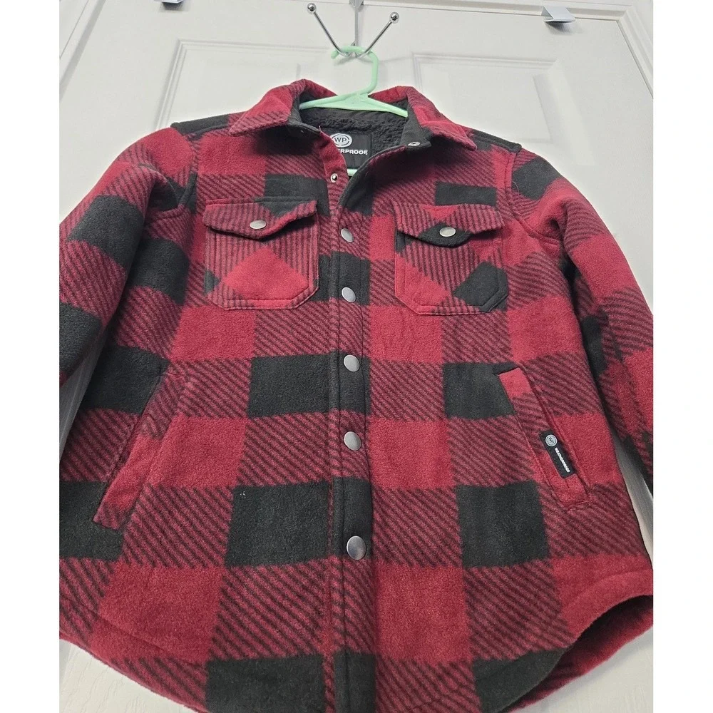 Weatherproof Boys Fleece & Sharpa Jacket‎ Size 8 Has Snap Closure.